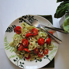 Farfalle with tomato and pesto