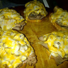 Garlic Roast Beef Sandwiches