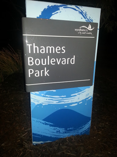 Thames Boulevard Park 