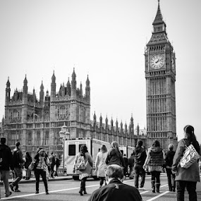 nobody cares by James van Eden - People Street & Candids