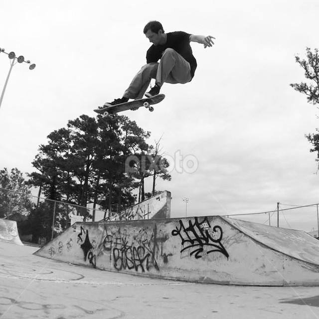 Fishsk843 Catching Some Big Air Dawg Melongrab Matthughes Skatepark Myrtlebeach Sports Black White Pixoto