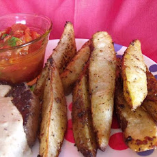 Spicy Potato Wedges With Chili Dip