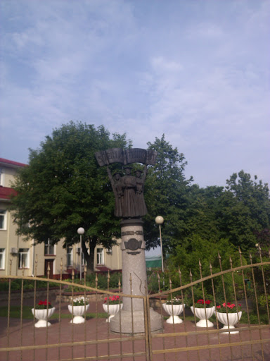 MIK Statue