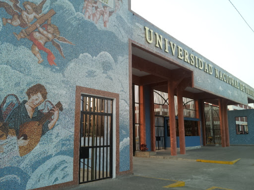 2da Y Mural Puerta Universidad Nacional De Trujillo