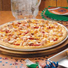 Deluxe Turkey Club Pizza