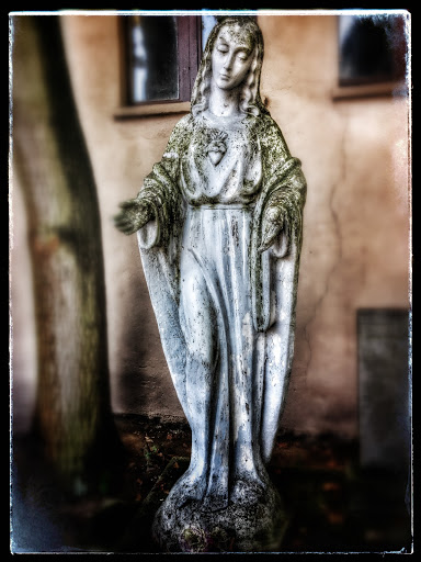 Cmentarna Figura Matki Boskiej 