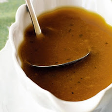 Easy and Rich Turkey Gravy