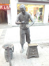 Bronze statue Shoe Shine