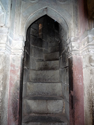 Isa Khan's Tomb stairs, New Delhi