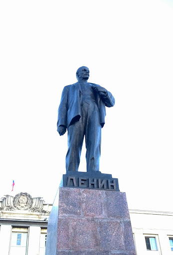 Статуя В. И. Ленина
