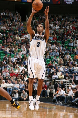 [8361dab6199e2f502aa59d1decb697d3-getty-76075976_mm016_pacers_jazz[3].jpg]