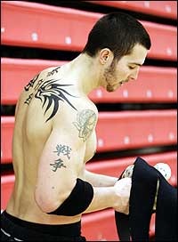 [051007_blog_araujo_200[4].jpg]