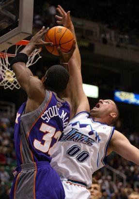 [capt.slcw10511060402.suns_jazz_slcw105[2].jpg]