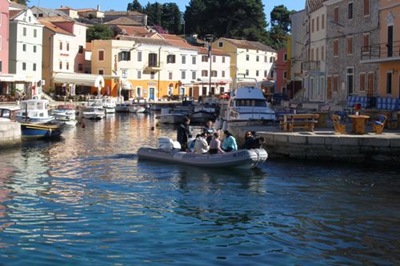 [boat expedition_1[3].jpg]