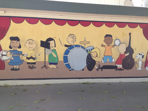 Peanuts Mural