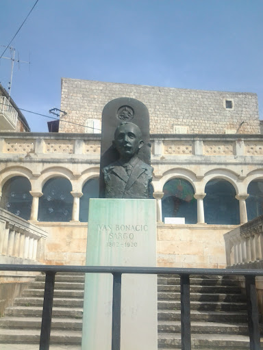 Ivan Bonačić Sargo Statue