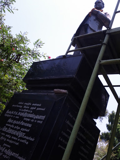 Soundarapandiyanar Statue
