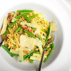 Lemony Pasta with Asparagus and Bacon