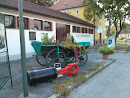 Kolben and Wagen vorm Oldtimer Museum