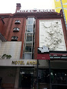 Hotel Angel Front
