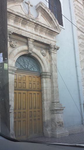 Entrada Iglesia San Juan  Nepomuseno