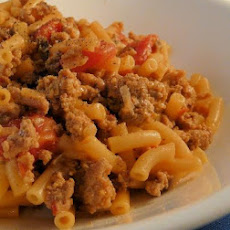 Beefy Macaroni and Cheese With Tomatoes