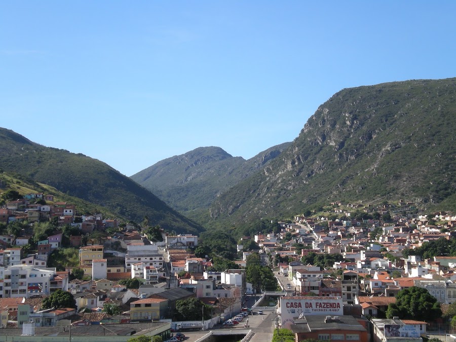 Cidade entre montanhas by Anderson Soares - Landscape & Nature Cities, Towns & Villages