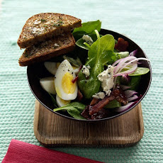 Spinach Salad with Turkey Bacon and Blue Cheese