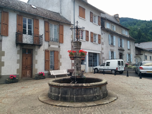 Fontaine De Thiezac