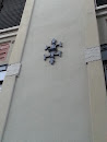 Chambéry - Croix en fer au mur