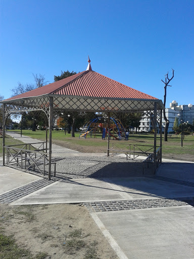 Glorieta Plaza De Los Troncos 