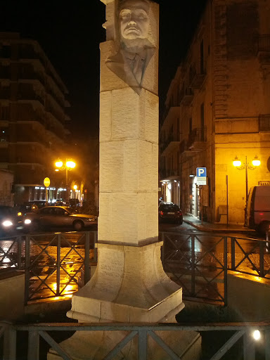 Monumento L. Santarella