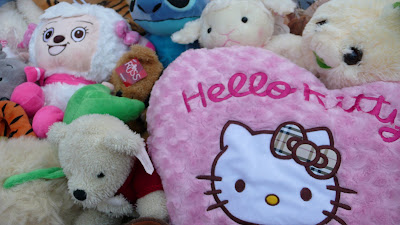 http://lh5.ggpht.com/DigitaLuxury/SBcSP0p68SI/AAAAAAAAAJU/-jY-rITnikE/s400/L1000015.JPG