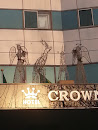 Crown Hotel Statue