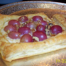 Grape, Ricotta & Honey Tarts