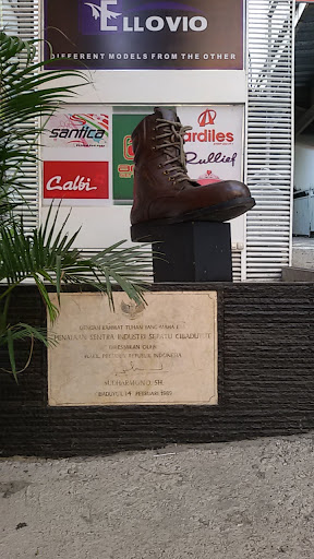 Monument Sepatu cibaduyut