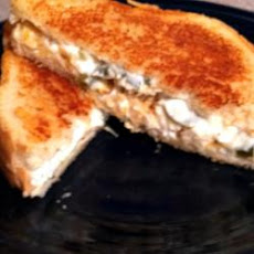 Jalapeno Popper Grilled Cheese Sandwich