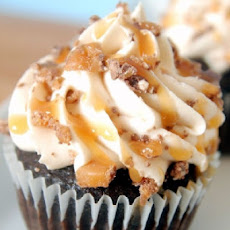 Heavenly Candy Bar Cupcakes