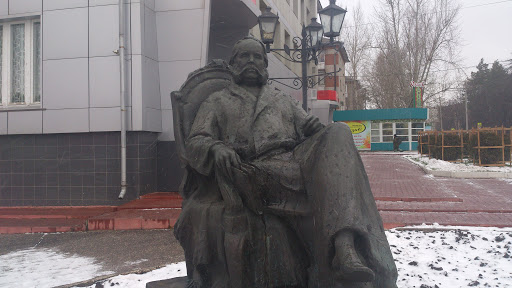 Памятник Гончарову