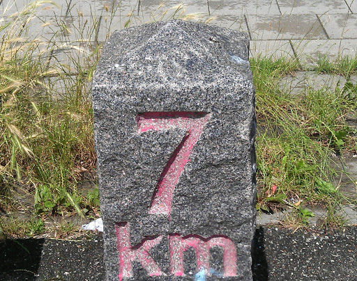 7 Km Stenen