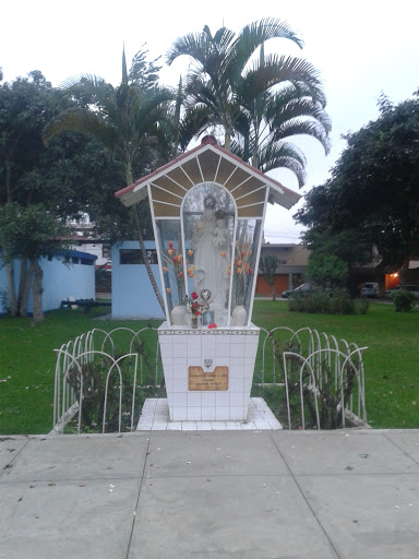 Virgen Parque Eduardo Astete 