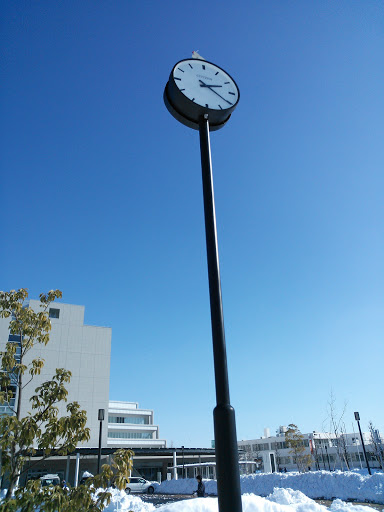 東青梅駅南口の時計