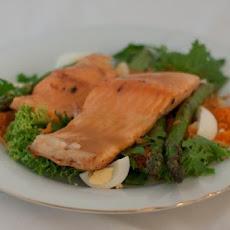Grilled Salmon and Asparagus Salad