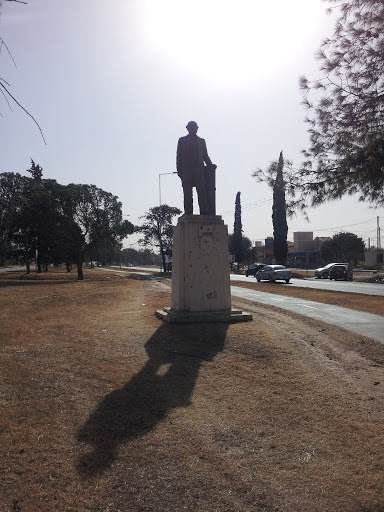 Monumento Dr Santiago Derqui