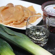 Chicken with Leeks, Sun-Dried Tomatoes in White Wine Sauce