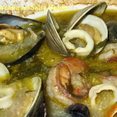 Mariscada En Salsa Verde  (Seafood Stew in Green Sauce)