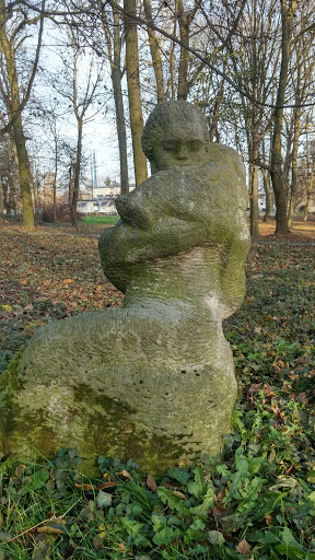 stary kamienny posąg 