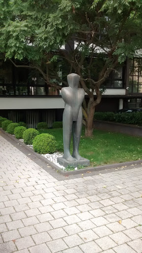 Humanoid Statue