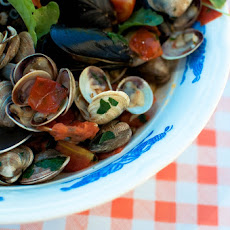 Mussels and Clams in White Wine