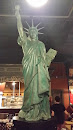 East Side Mario's Statue De La Liberté